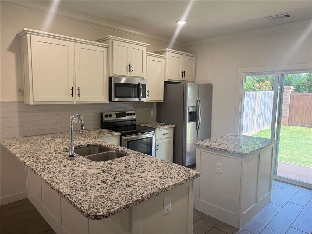 3217 Sw Hillstone Ave - Photo 5 of 14
