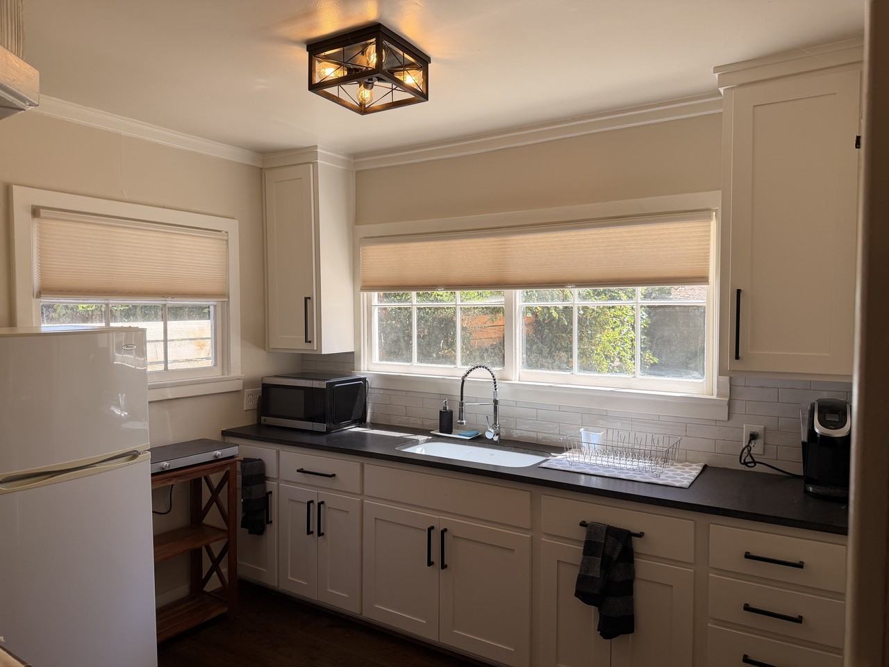705 1/2 S Oakdale Ave #1-2 - Photo 4 of 7
