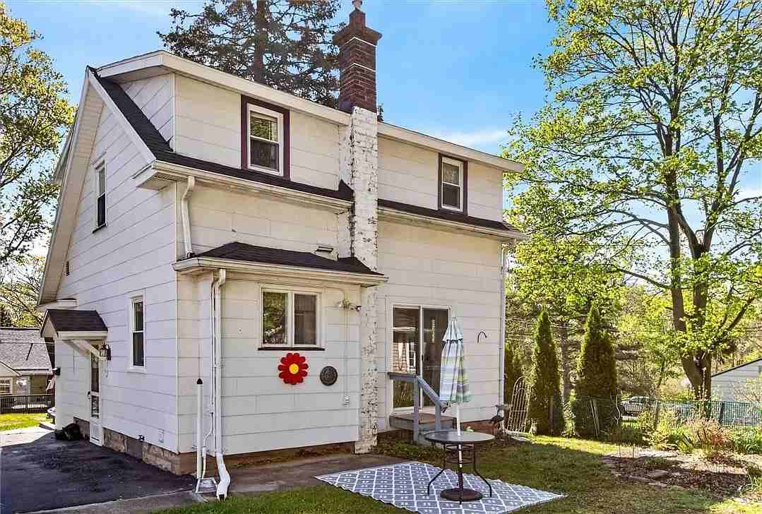 62 Clearview Rd #1 - Photo 2 of 14