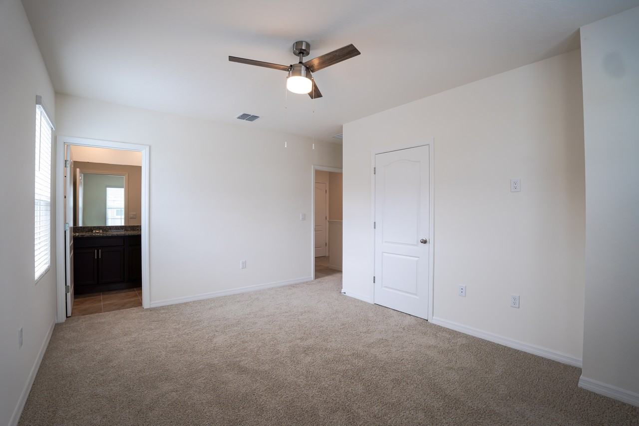 2331 Gifford Dr #1 - Photo 4 of 32