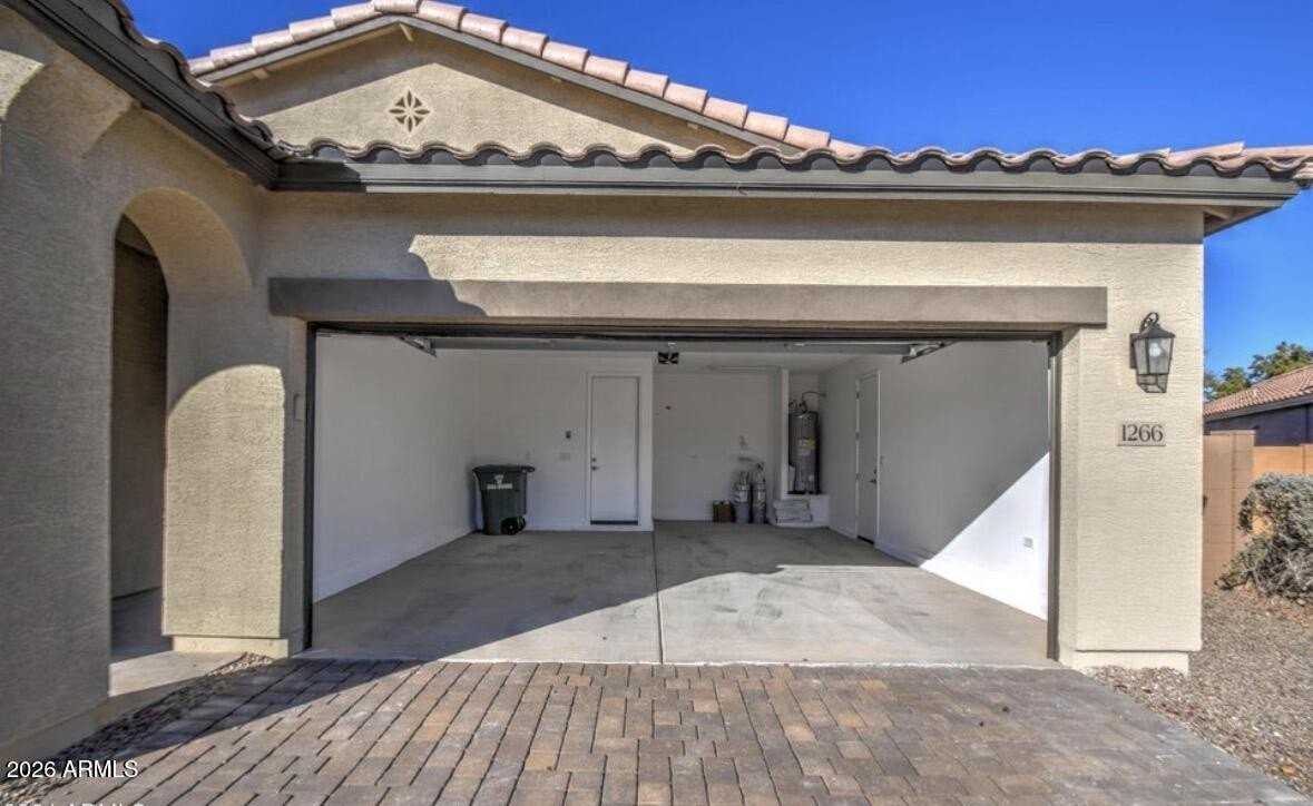 1266 E Kingman St - Photo 7 of 37