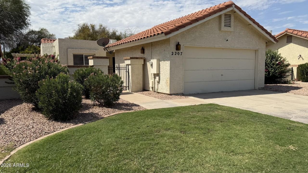 2207 W Ironwood Dr - Photo 2 of 22