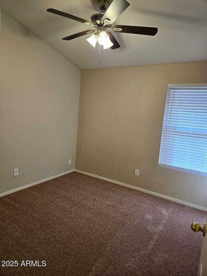 7931 W Kimberly Way - Photo 4 of 17
