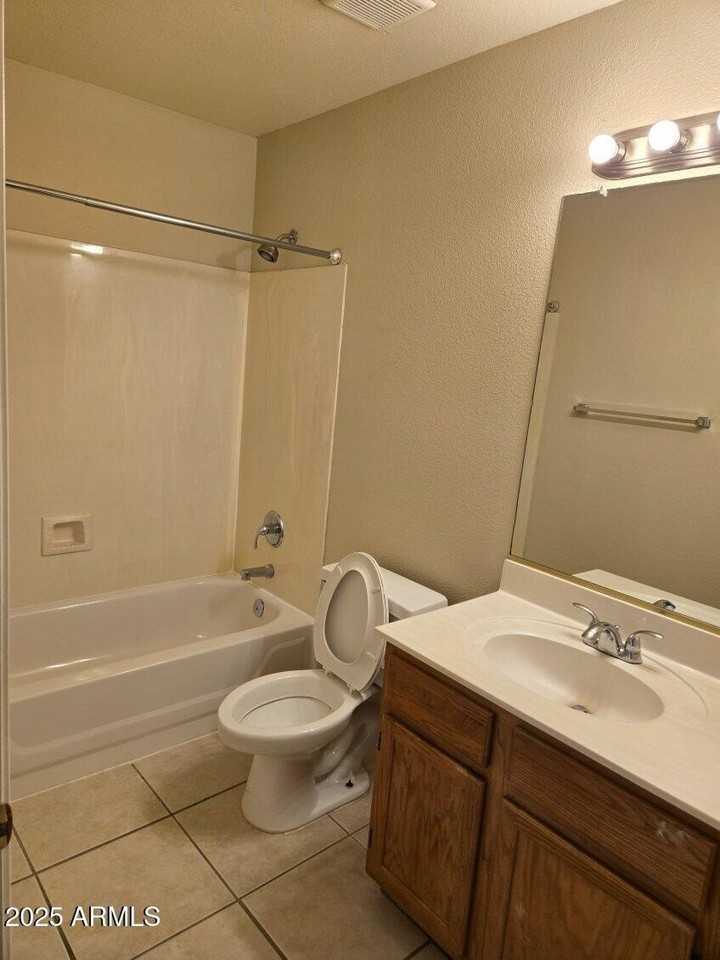 7931 W Kimberly Way - Photo 7 of 17