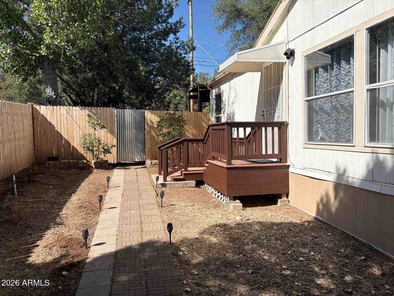 1007 W Saddle Ln - Photo 2 of 27