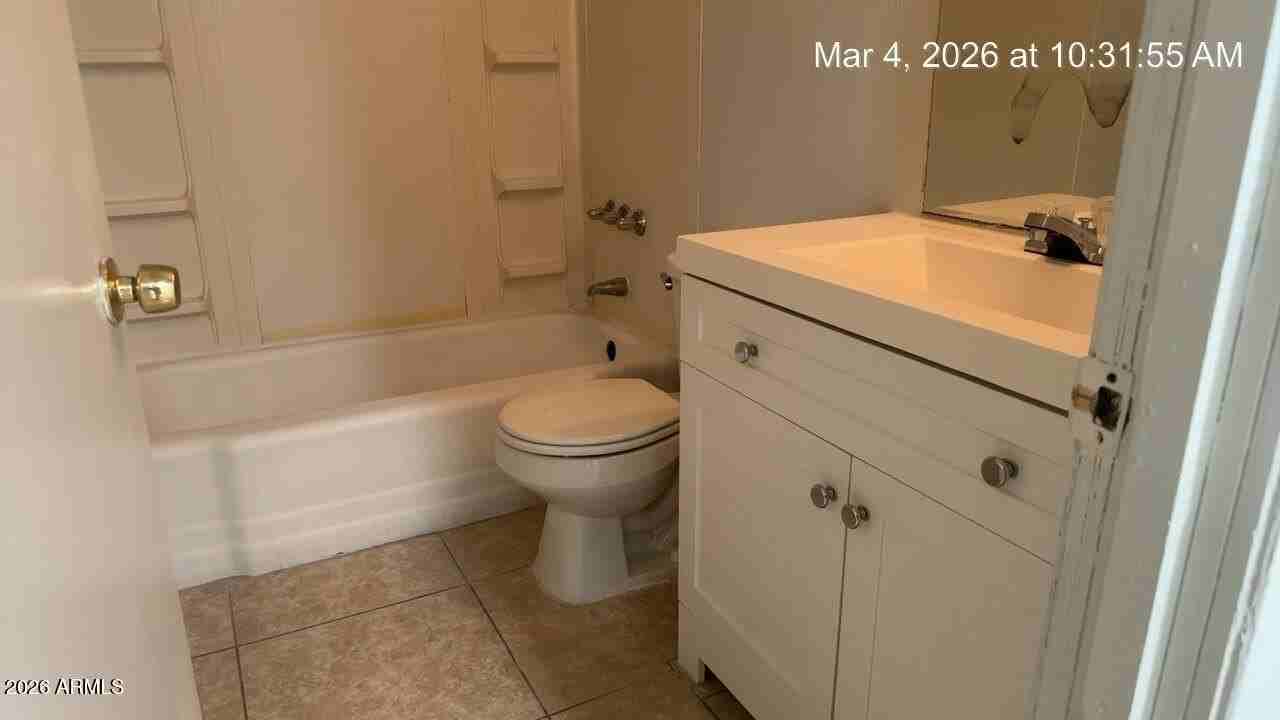2026 W Cactus Rd #A - Photo 5 of 9