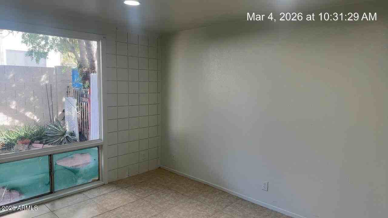 2026 W Cactus Rd #A - Photo 7 of 9