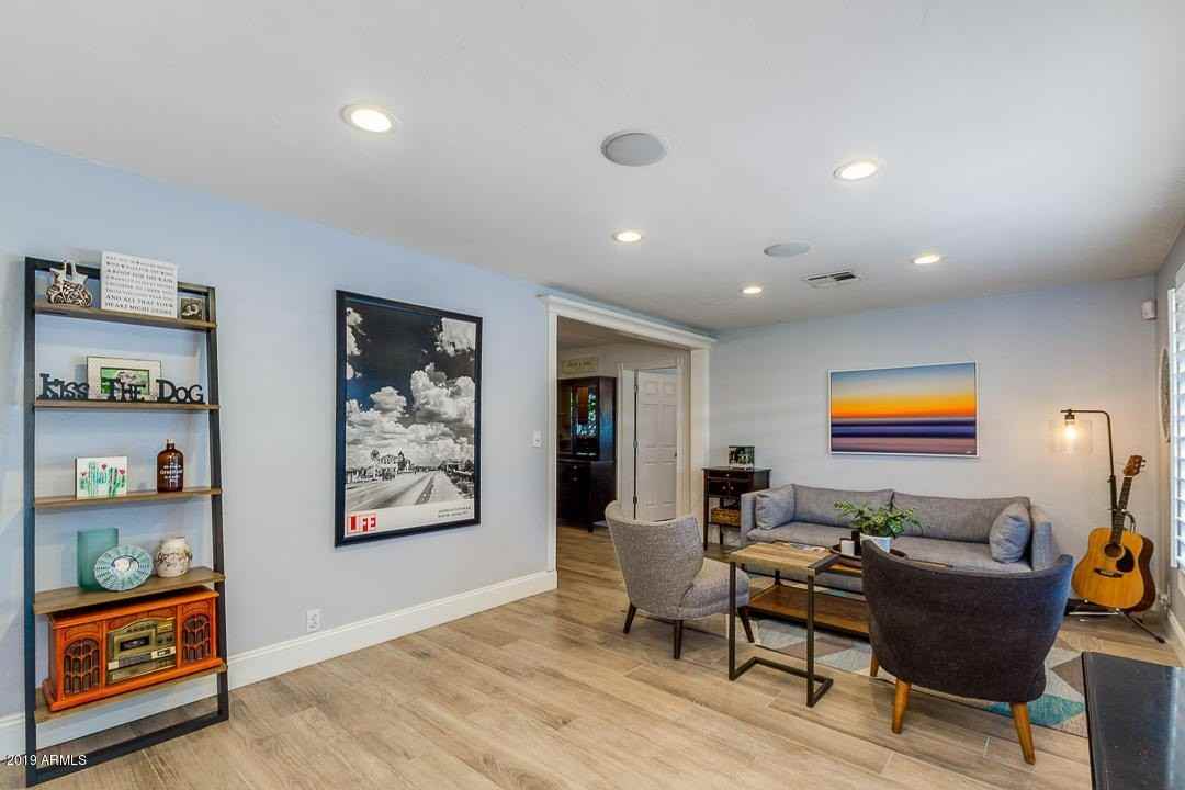 4113 E Minnezona Ave - Photo 3 of 22