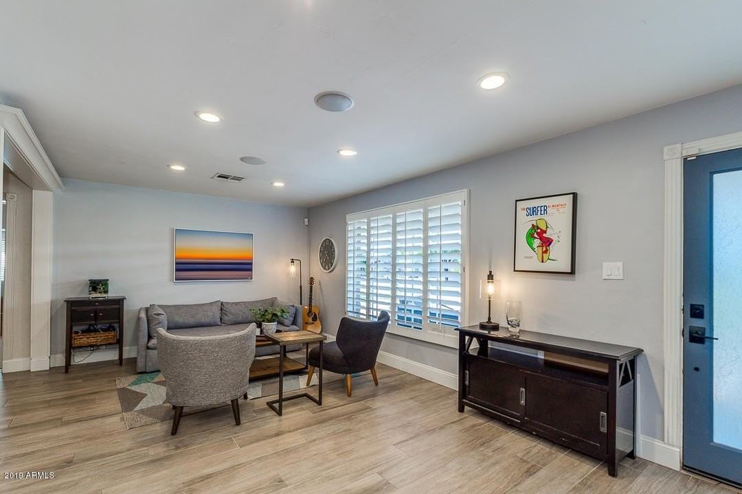 4113 E Minnezona Ave - Photo 4 of 22