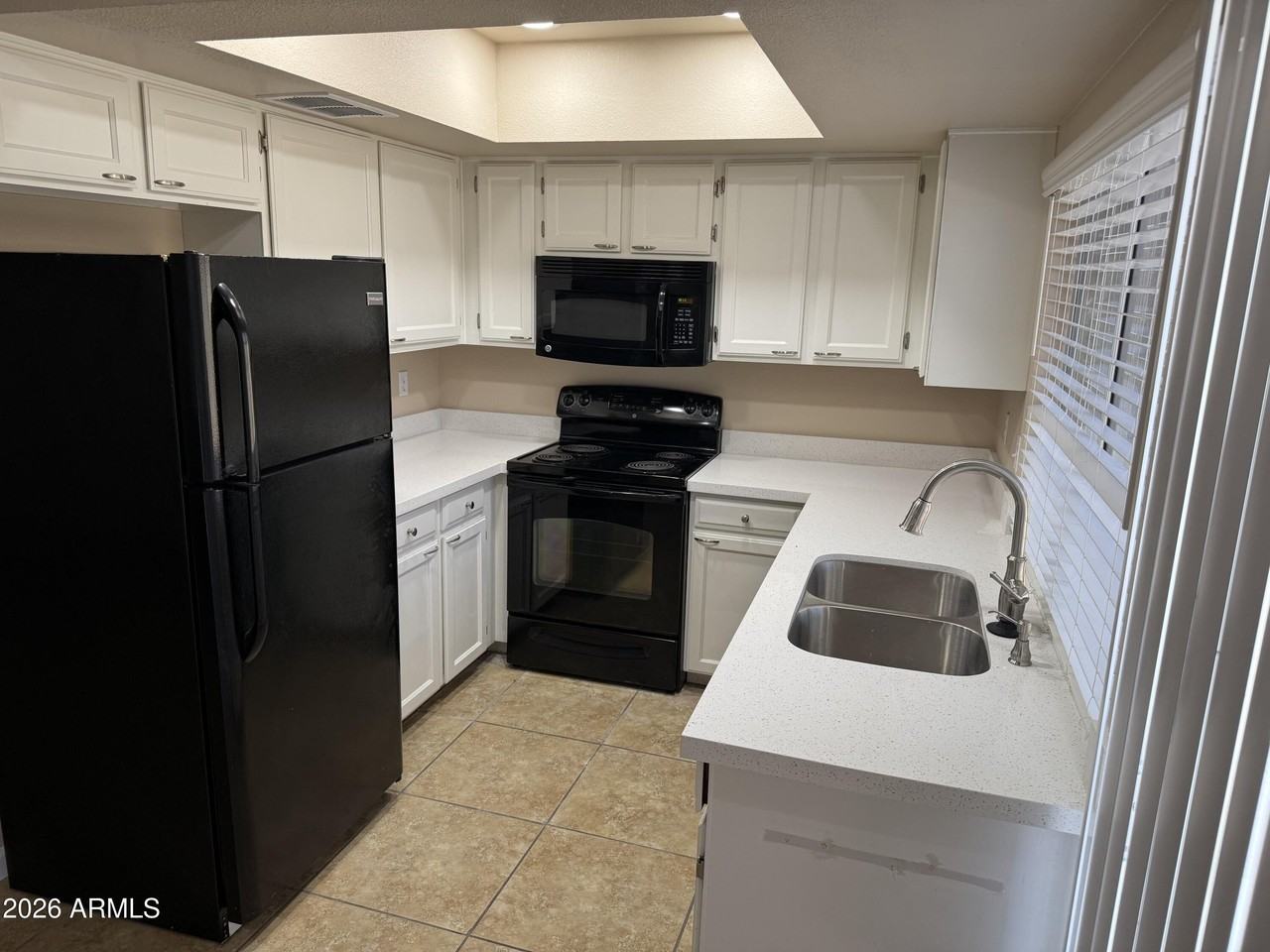 5138 W Vogel Ave - Photo 4 of 12