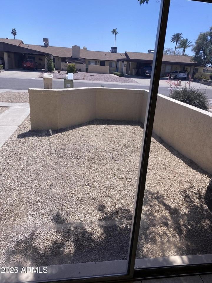 5138 W Vogel Ave - Photo 2 of 12