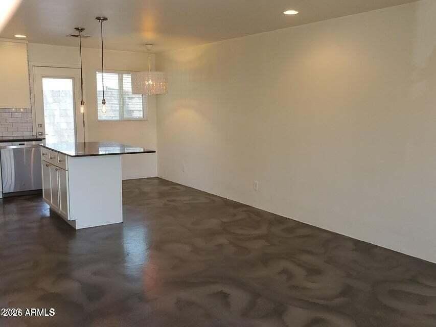 3426 N 37th St #4 - Photo 4 of 11