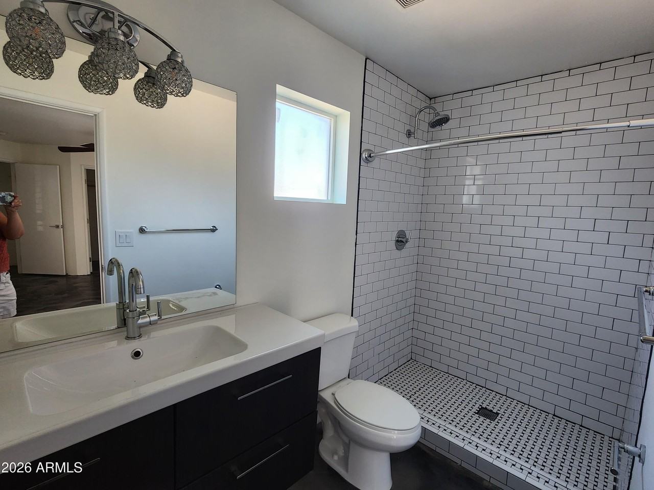 3426 N 37th St #4 - Photo 5 of 11