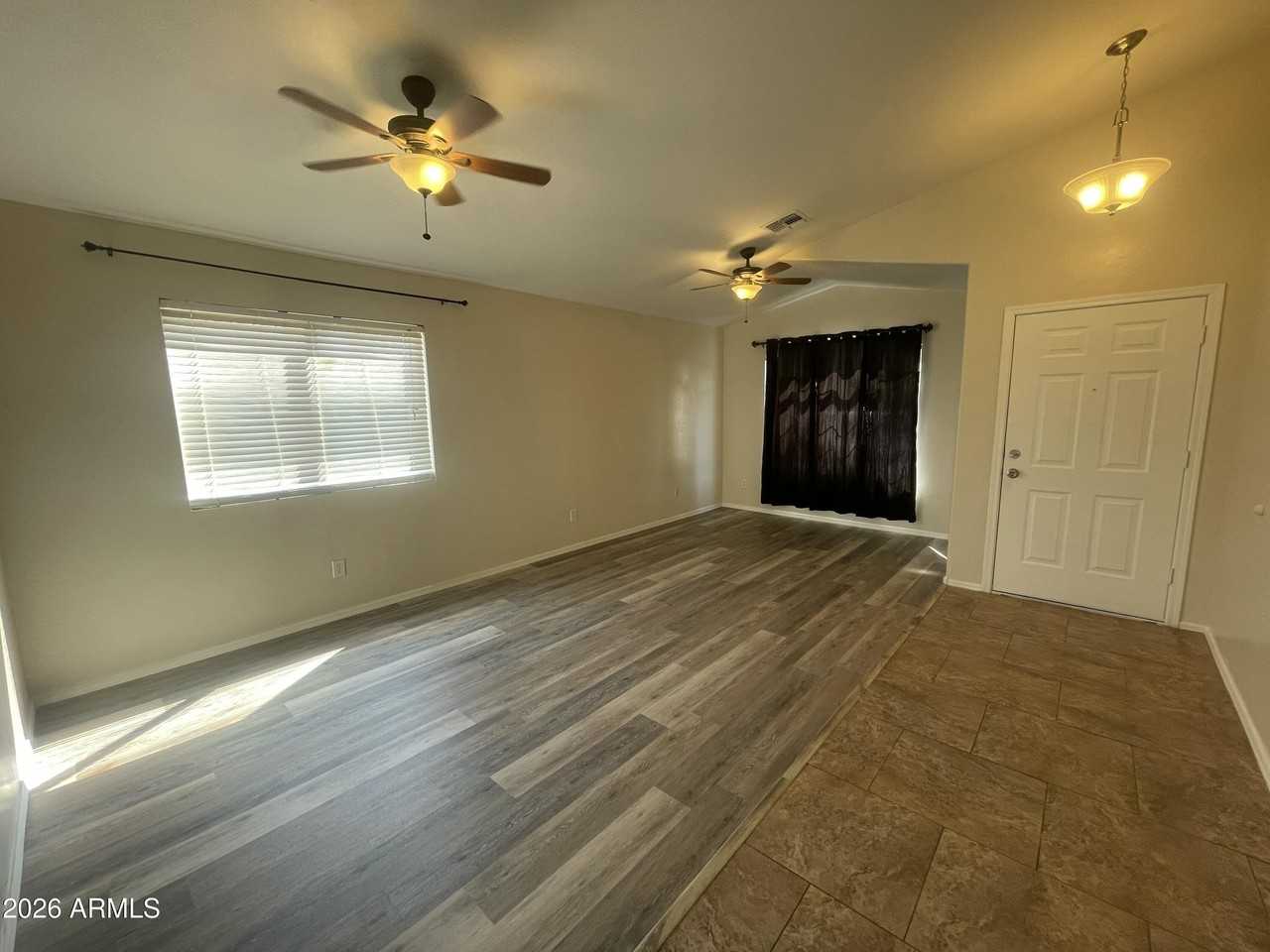 24403 N Oasis Blvd - Photo 2 of 22