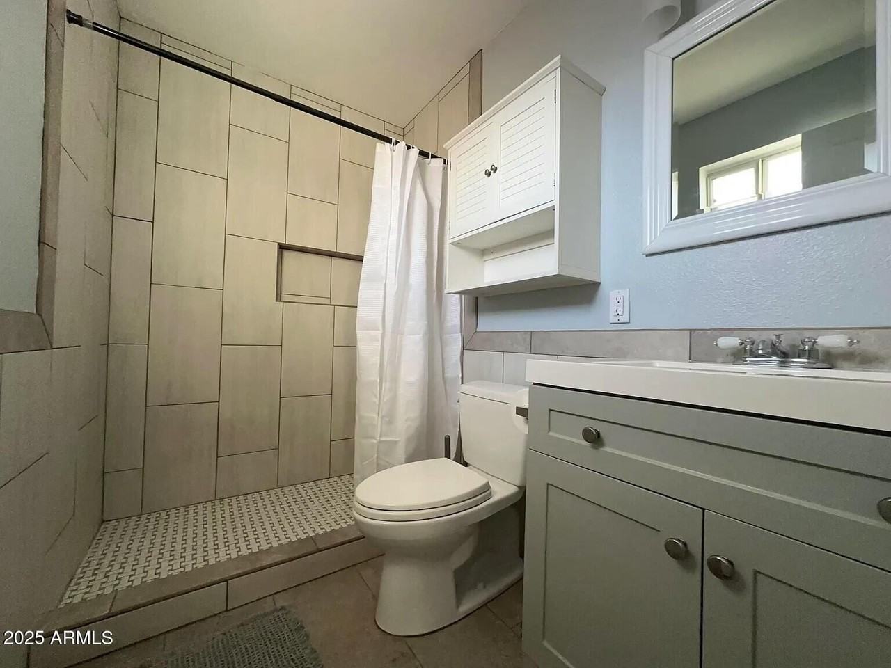 1 W Fairmont Dr - Photo 5 of 17