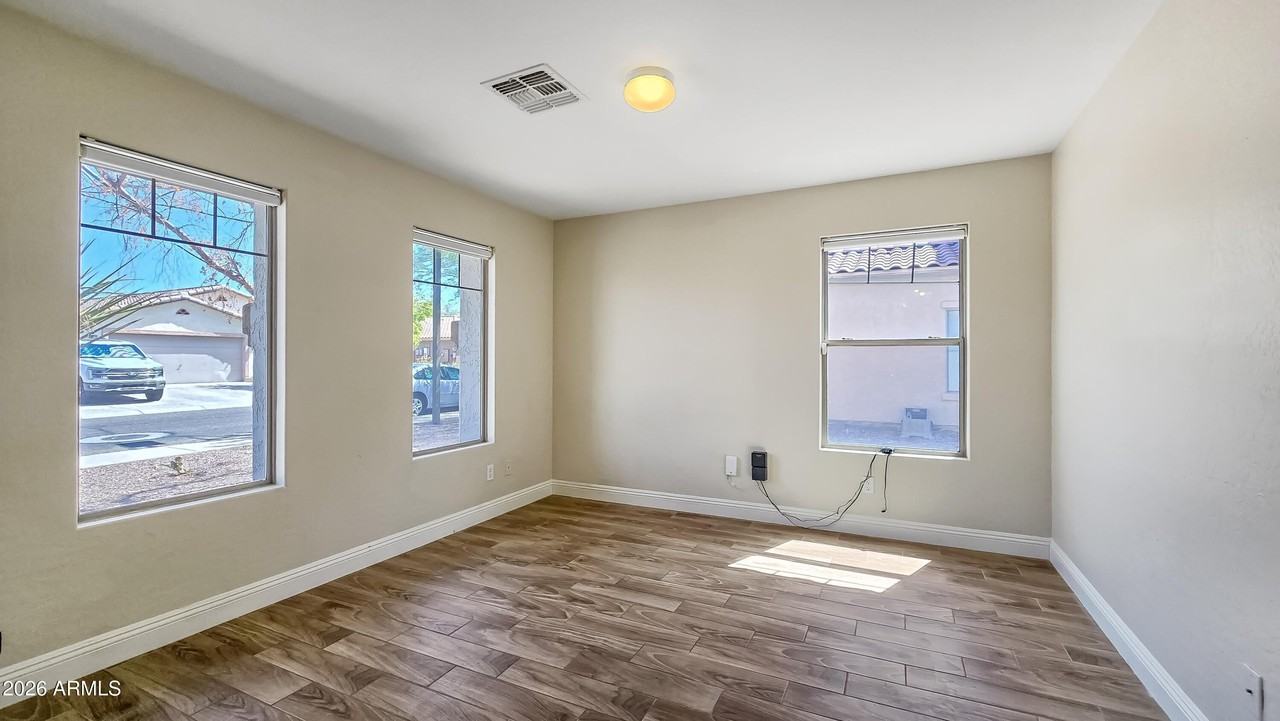 25673 W Northern Lights Way - Photo 7 of 37