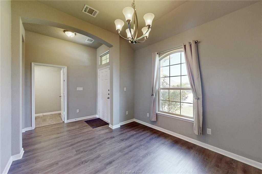 2020 Shimla Dr - Photo 4 of 25