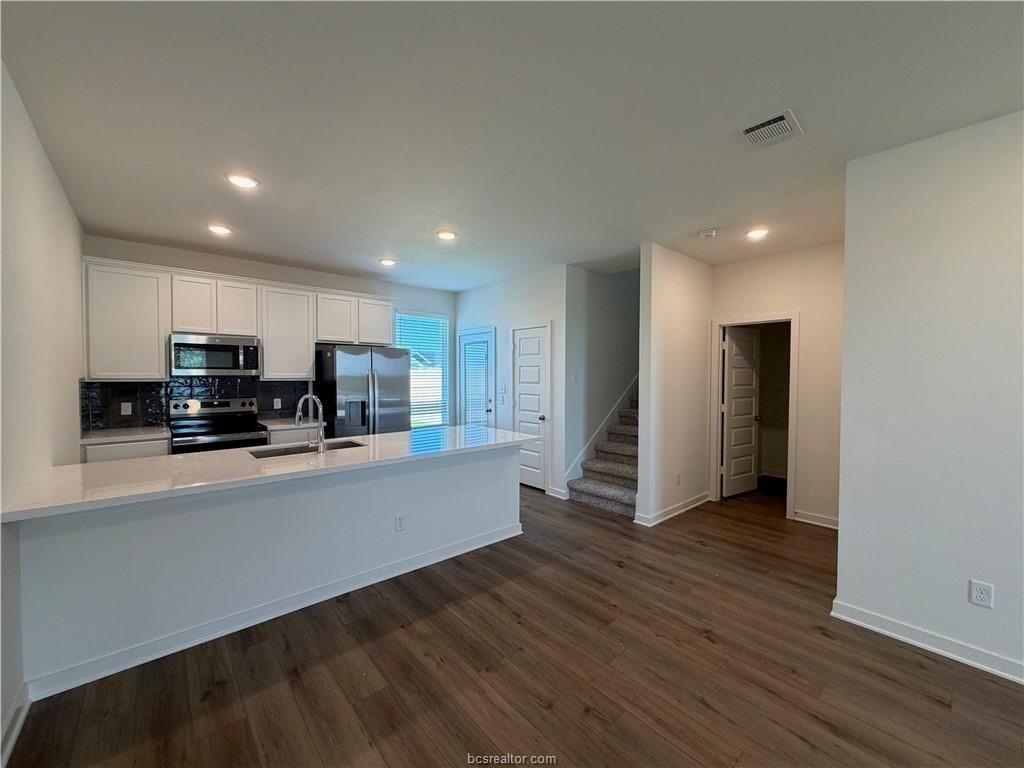 10661 Berry Branch Ln - Photo 7 of 27