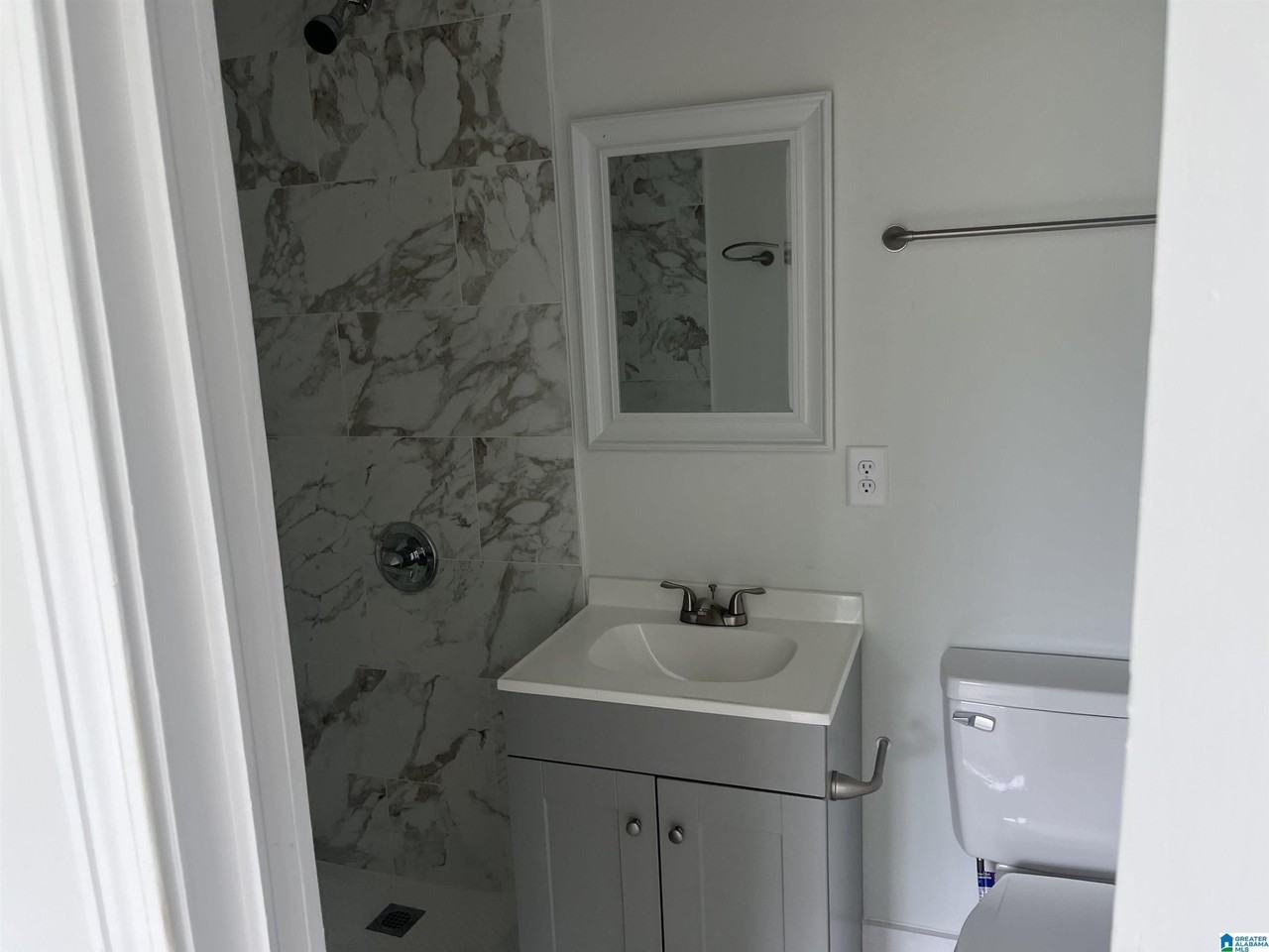 2526 Lee Ave Sw - Photo 4 of 10