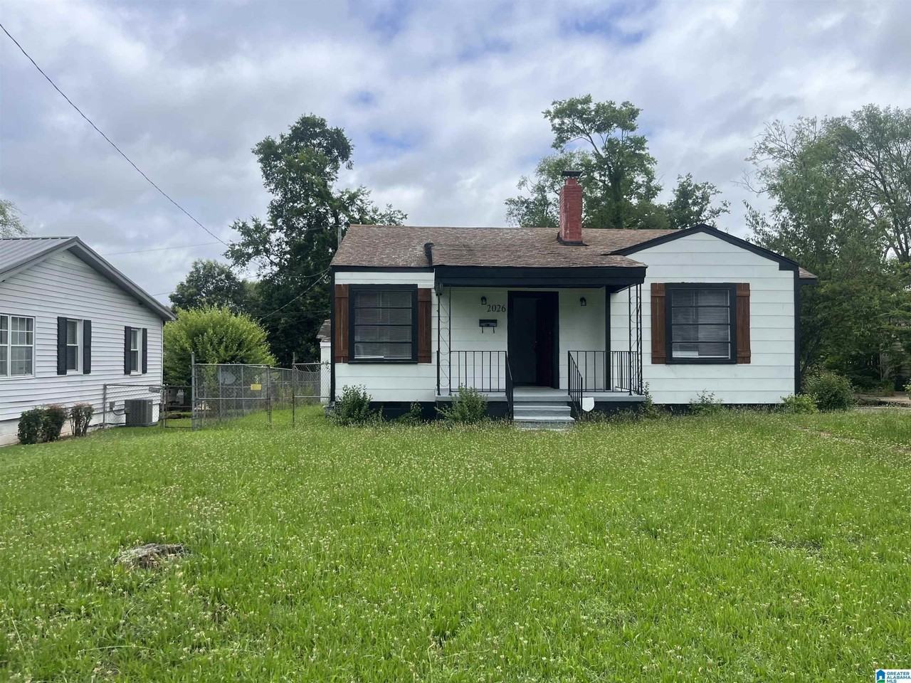 2026 Princeton Ave Sw - Photo 4 of 15