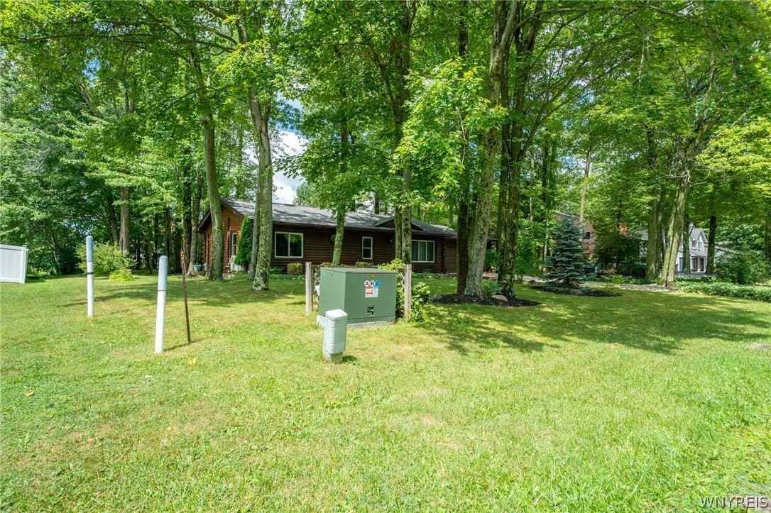 8376 Cobblestone Ct - Photo 4 of 41