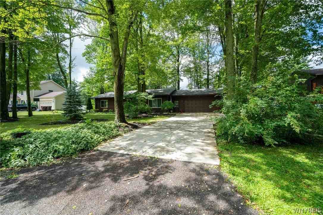 8376 Cobblestone Ct - Photo 5 of 41