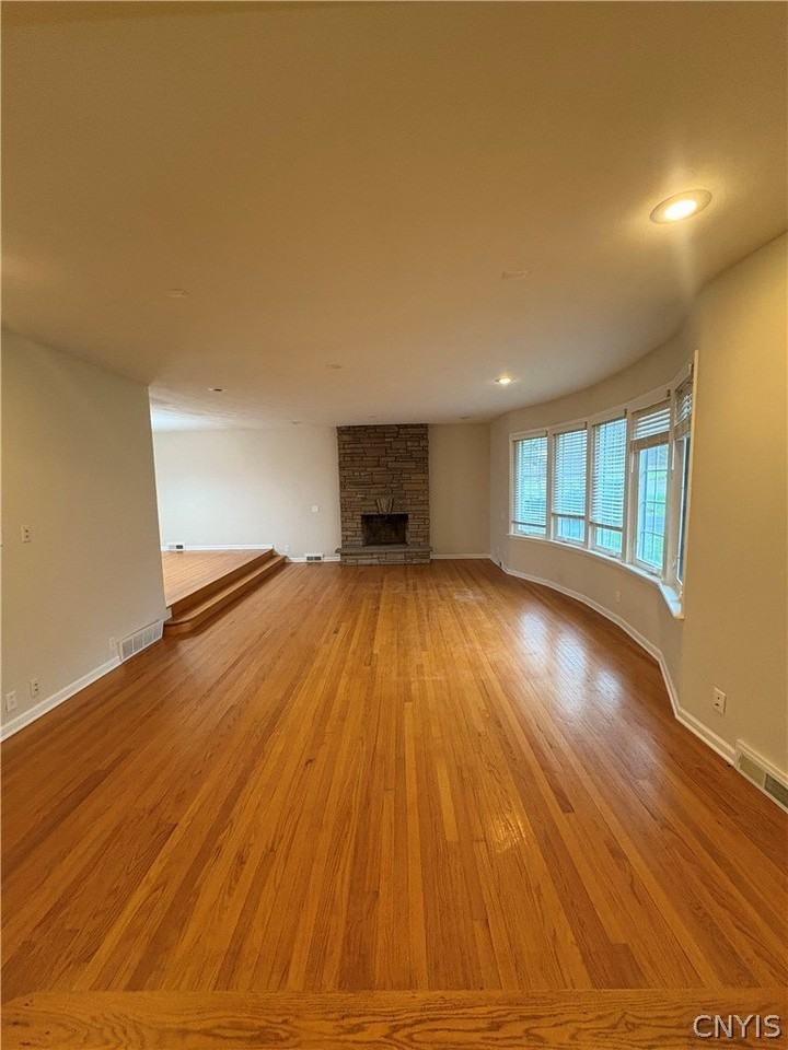 215 Locksley Rd - Photo 3 of 25