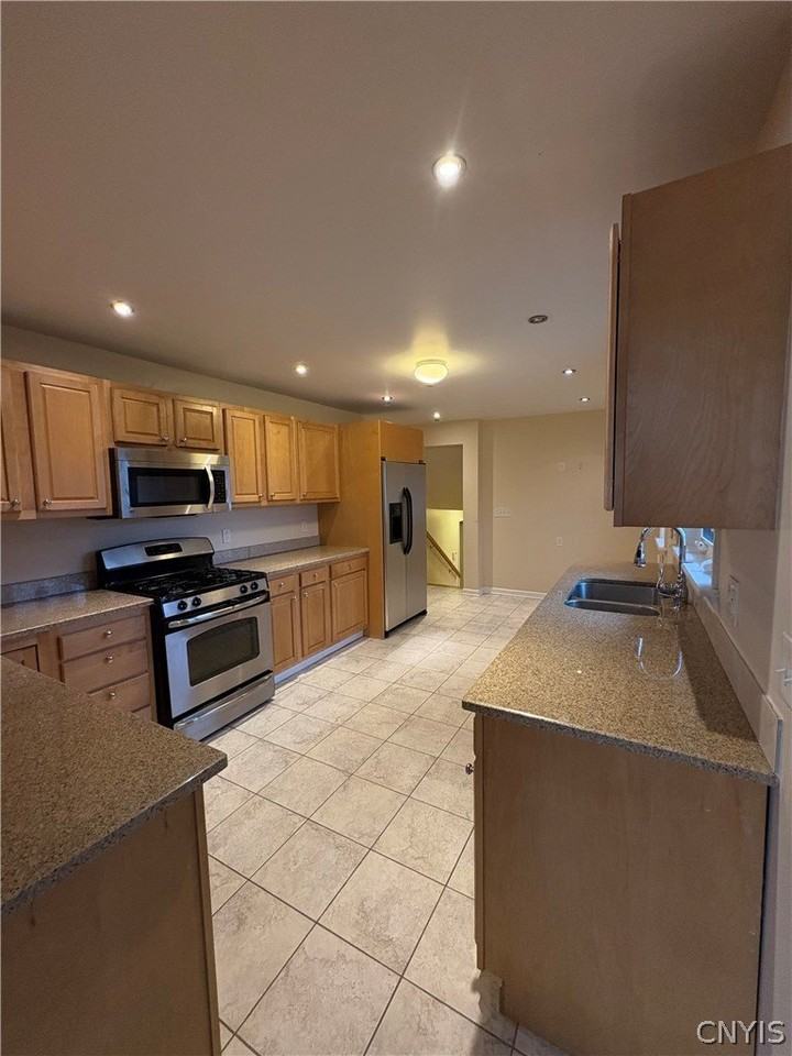 215 Locksley Rd - Photo 6 of 25