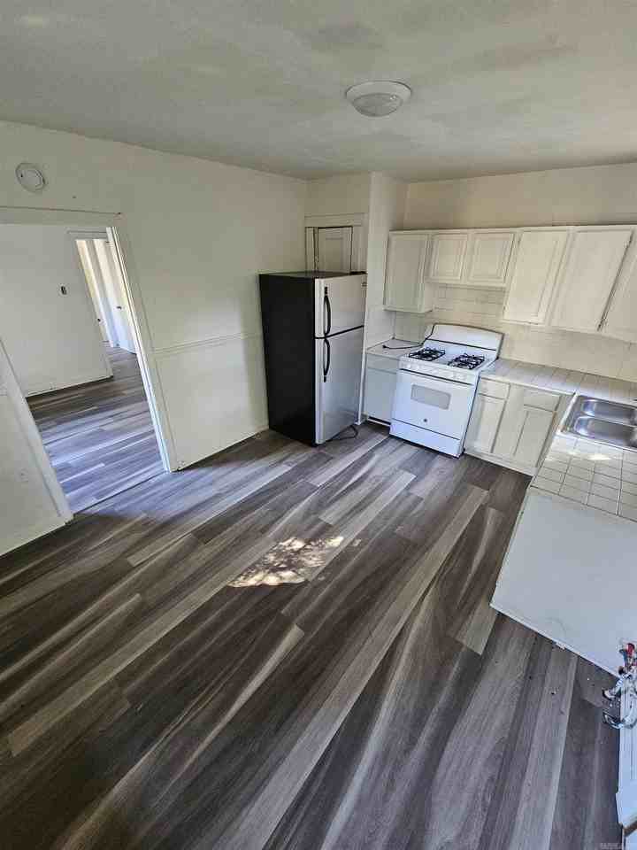 2804 Lincoln Ave - Photo 5 of 6