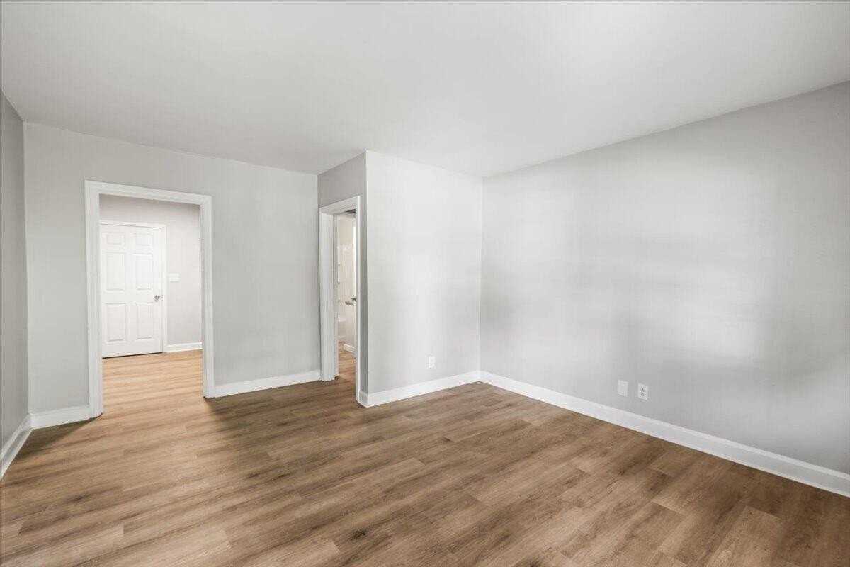 524 S Lovell Ave #B - Photo 3 of 22