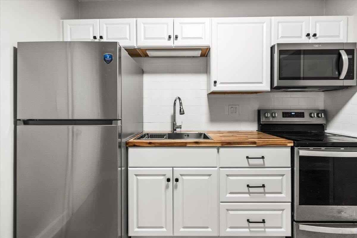 524 S Lovell Ave #B - Photo 6 of 22
