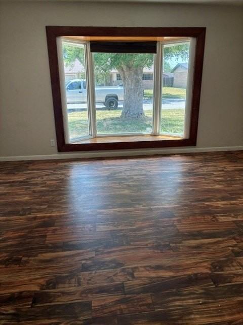 1003 Hall Ave - Photo 4 of 14