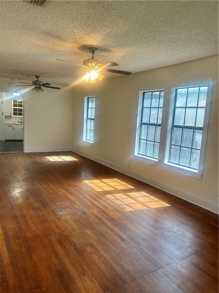 1119 Dolores Dr - Photo 2 of 10