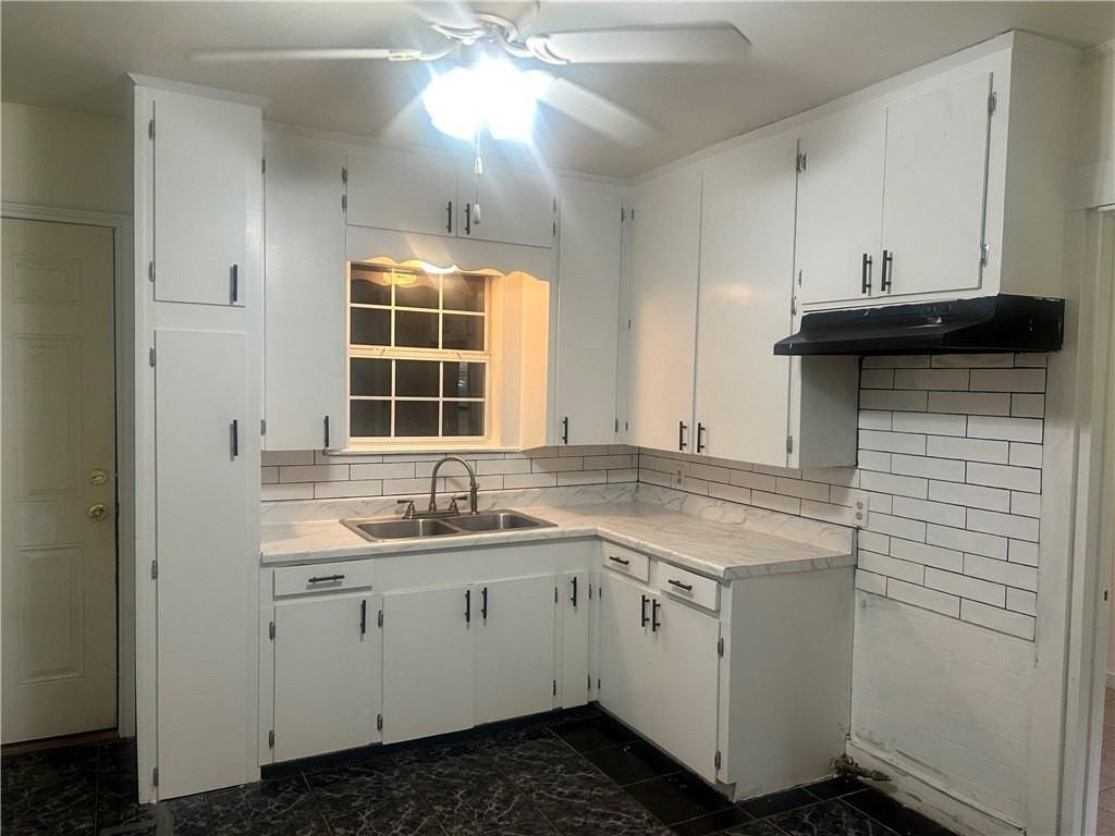 1119 Dolores Dr - Photo 4 of 10