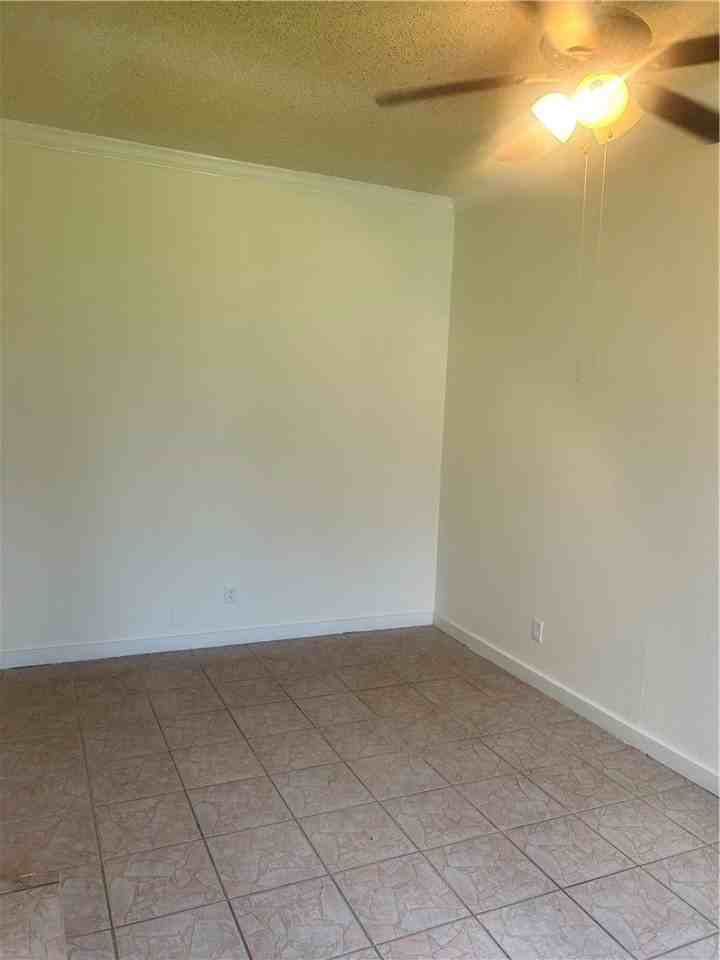 1119 Dolores Dr - Photo 5 of 10