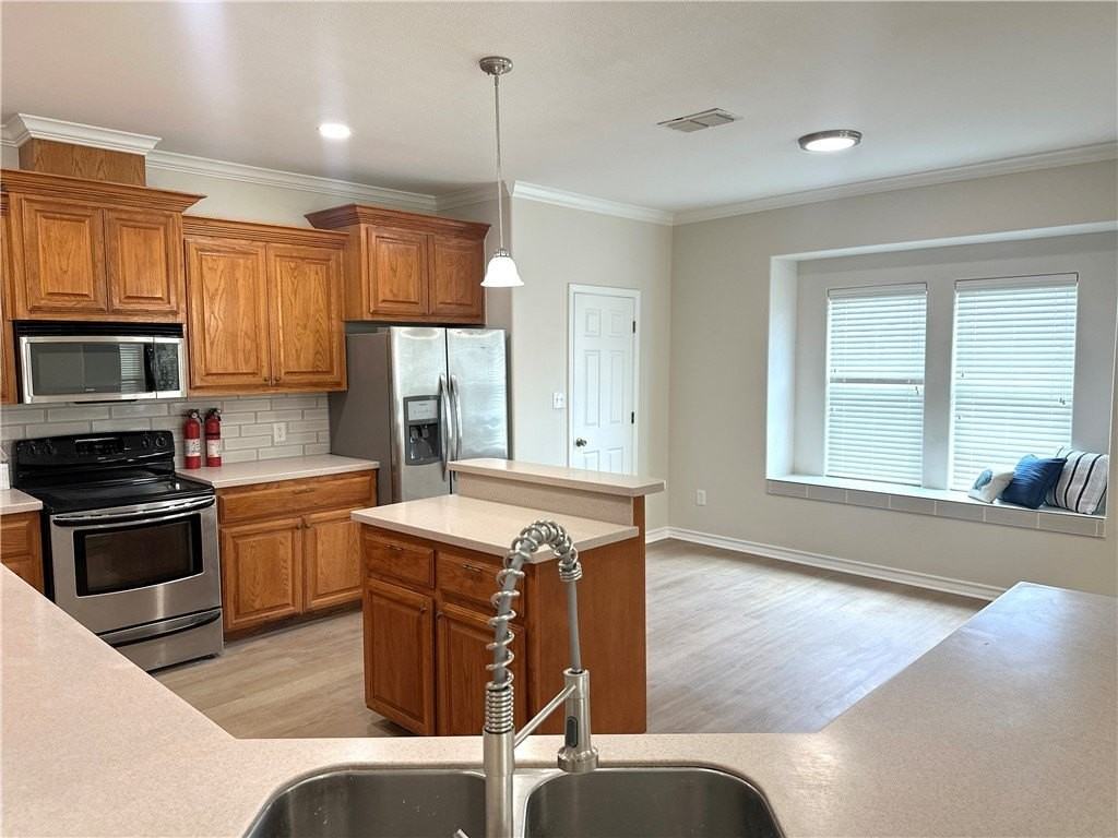 6841 Wall St - Photo 4 of 20