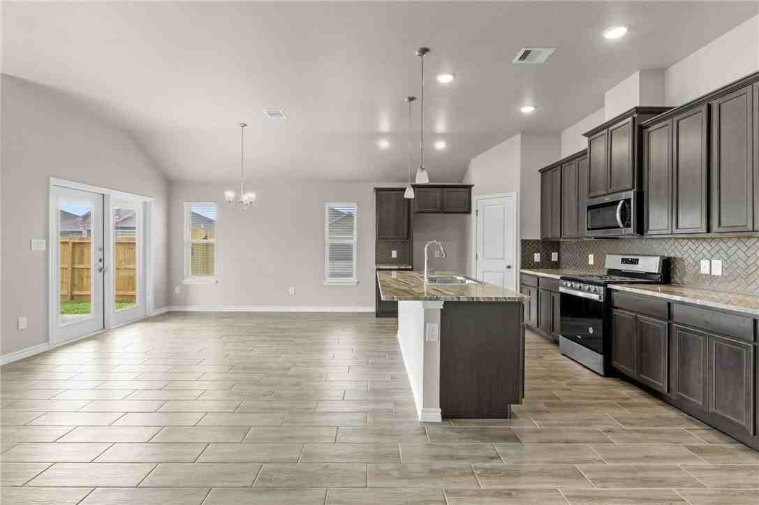1353 Trent Park Ln - Photo 4 of 22
