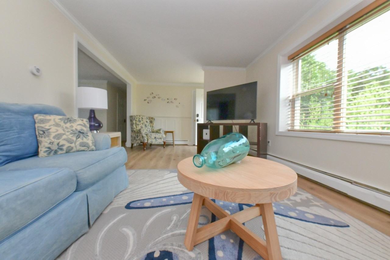 15 Sachem Dr - Photo 5 of 26