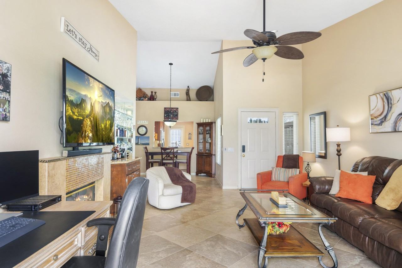 182 Desert Falls Cir - Photo 4 of 50