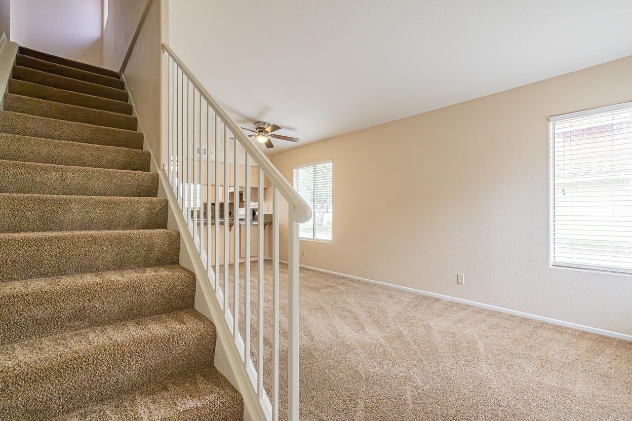 450 Tava Ln - Photo 3 of 44