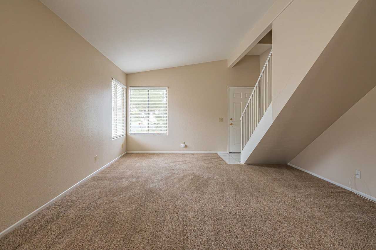450 Tava Ln - Photo 7 of 44