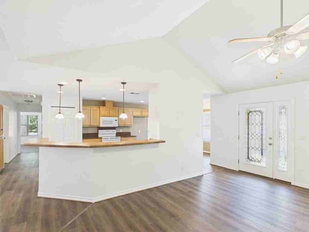 1721 Cherrywood Dr - Photo 6 of 37