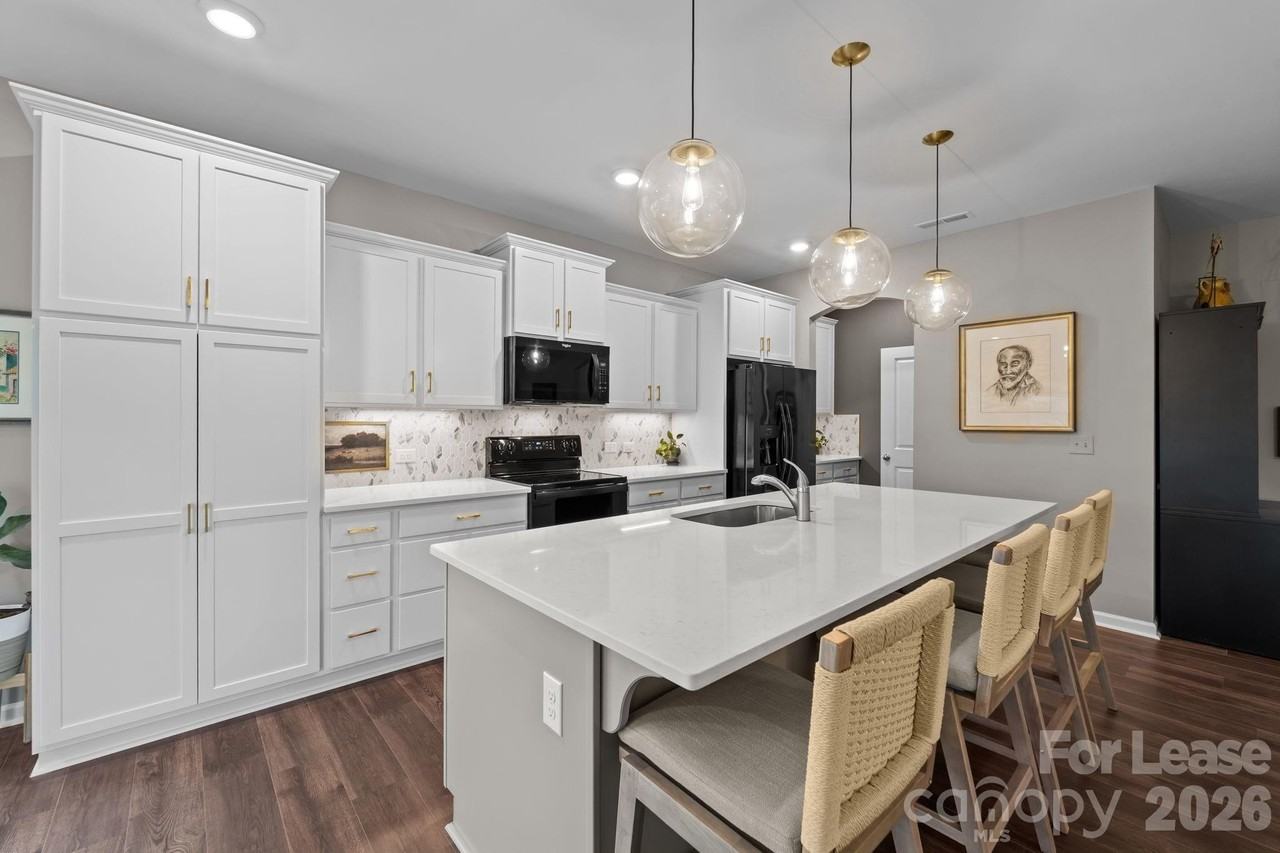 157 Montgomery Pl - Photo 6 of 27