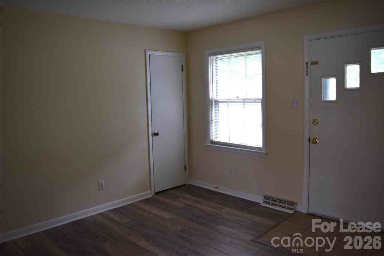 515 Kerr St - Photo 3 of 26