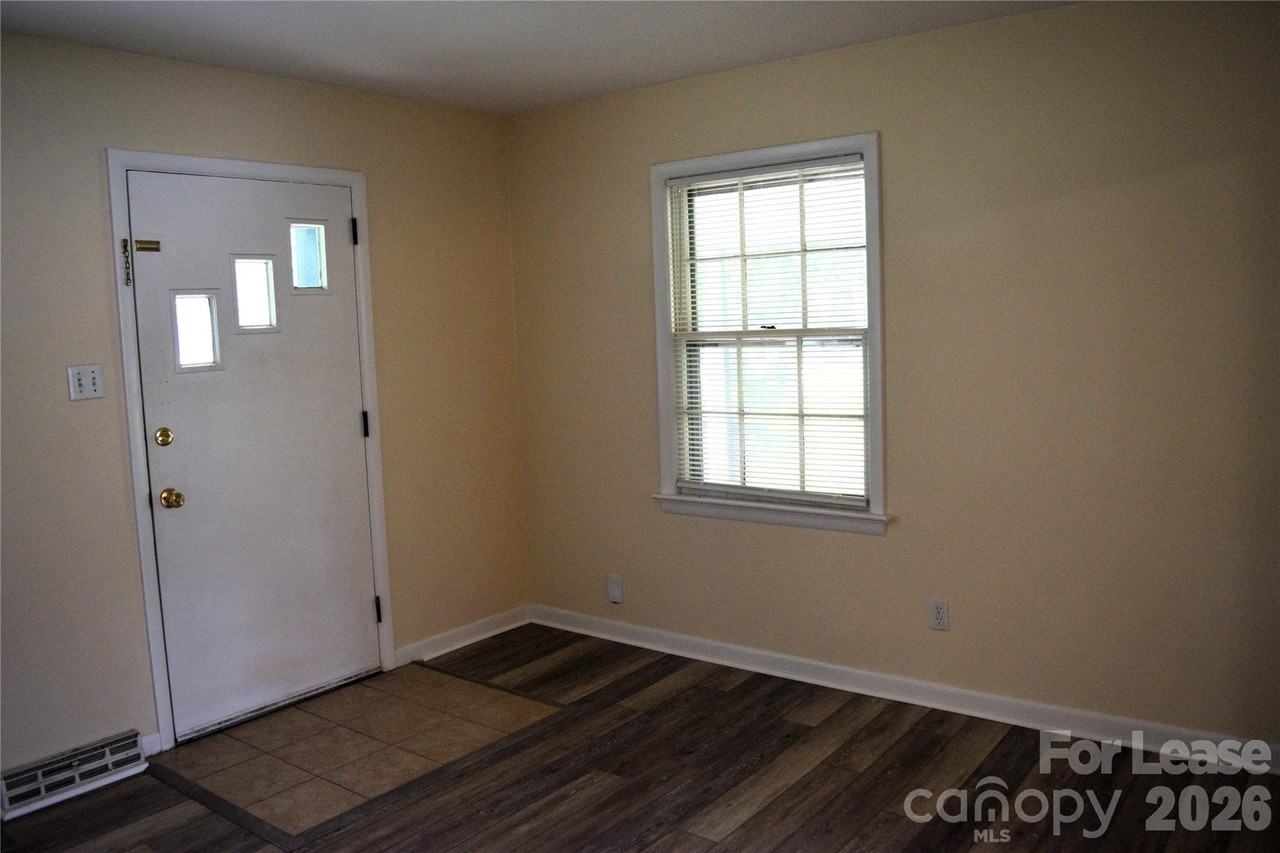 515 Kerr St - Photo 4 of 26