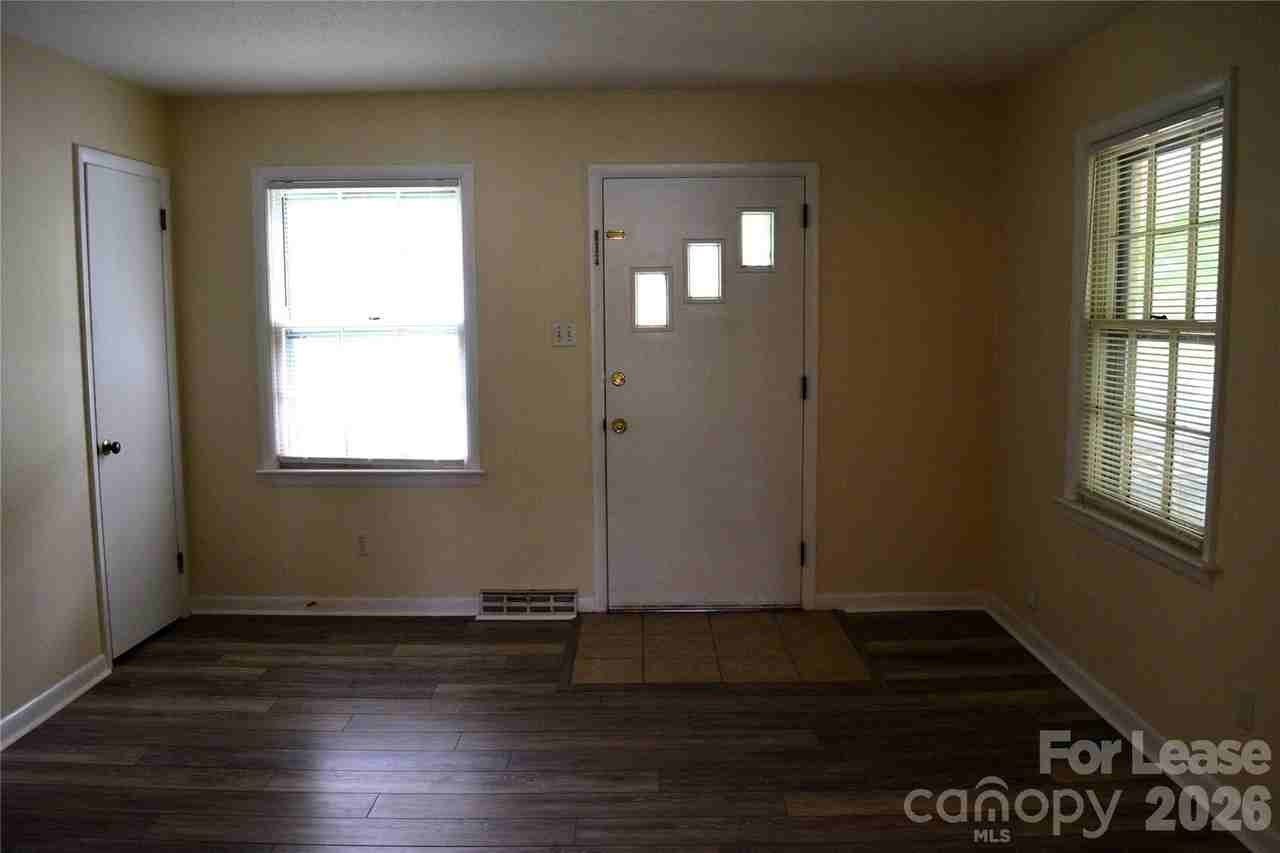 515 Kerr St - Photo 5 of 26
