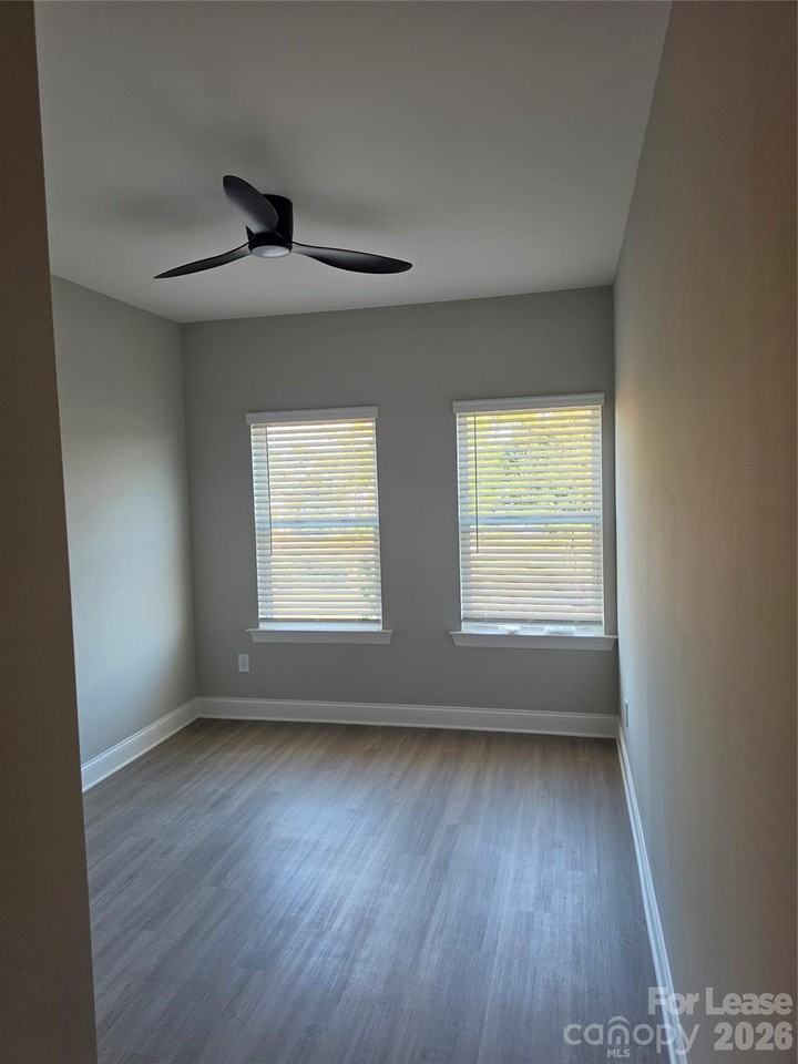 329 S Broad St - Photo 4 of 8