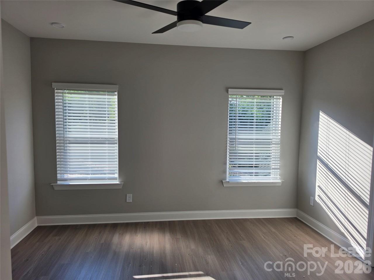 329 S Broad St - Photo 6 of 8
