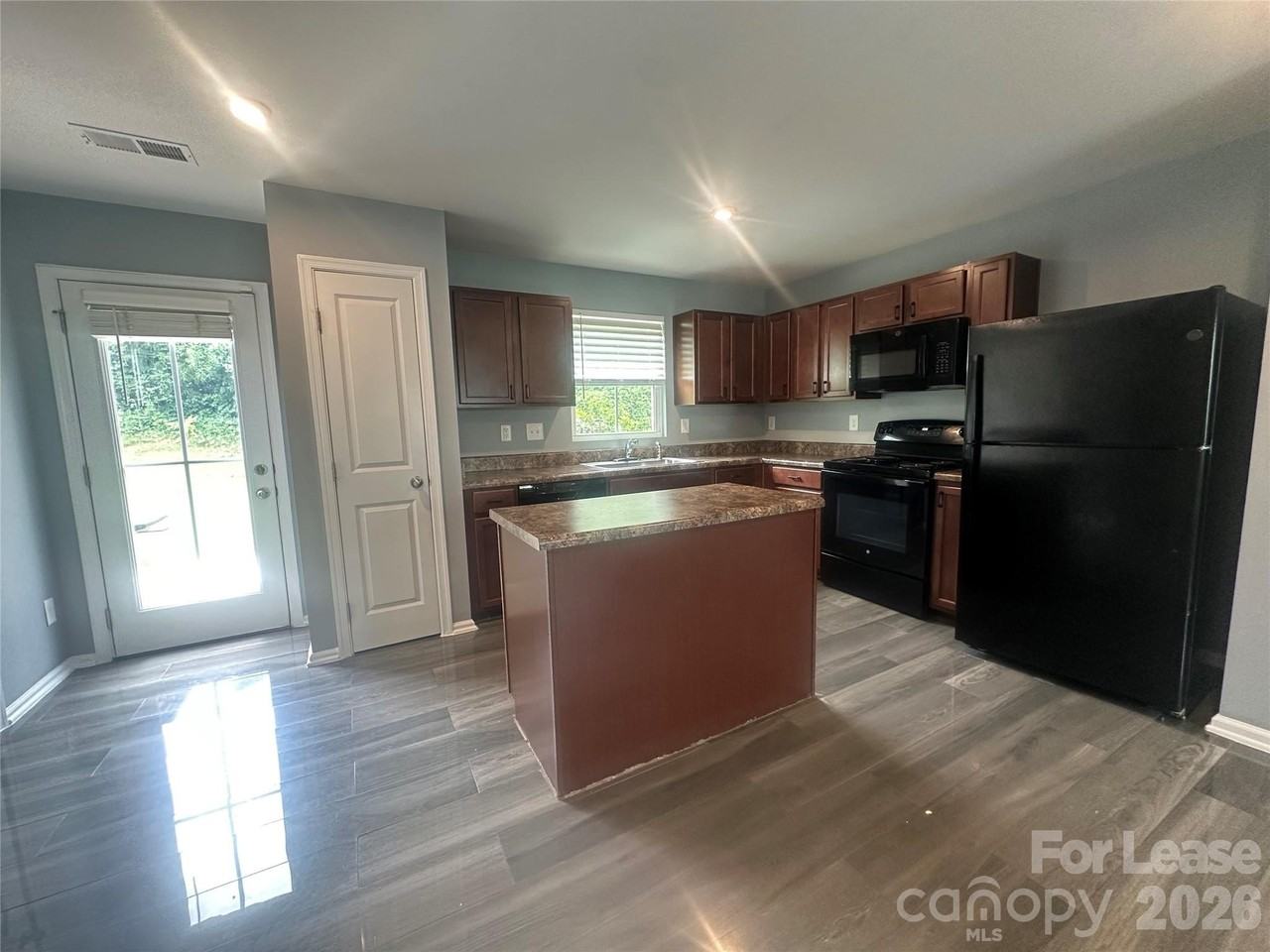 5014 Merwyn Ave - Photo 2 of 16