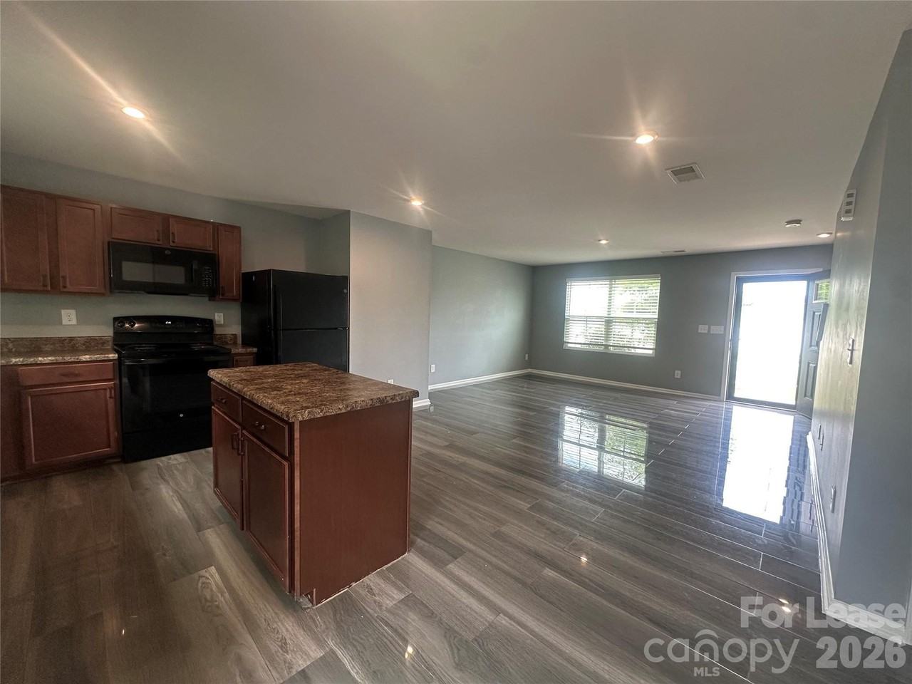 5014 Merwyn Ave - Photo 4 of 16
